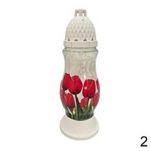 Náhrobné sviečky s tulipánmi v červenej a žltej farbe.