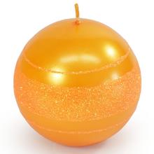 Oranžová vánoční koule svíčka s glitrem.