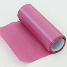 Saténová role v starorůžové barvě, 16 cm x 6 m.