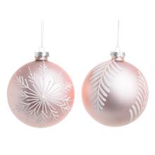 Vánoční koule v růžové a bílé barvě se skleněným vzorem.