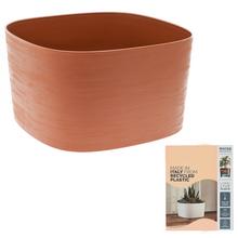 Čtvercový obal RODI 37 z recyklovaného plastu v hnědo-oranžové barvě.