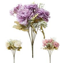 Kytice umělých květin s ranunculusy a drobnými květy v mixu barev.