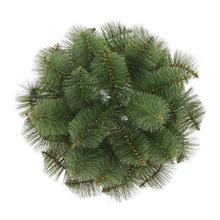 Umělý věnec z borovice s plným vzhledem, průměr 30 cm.