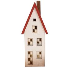 Dřevěný domeček s červenou střechou a okny.