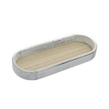 Oválný tác z bílého a béžového dřeva.