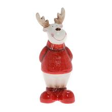 Porcelánský sob v červeném svetru.