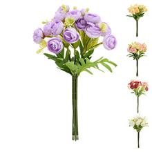 Kytice ranunkulus s mixem barev.