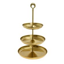 Trojpodlažní zlatý etažér se třemi talíři.