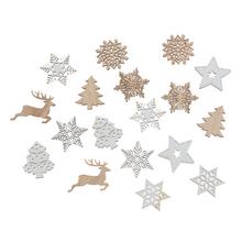 Dřevěné ozdoby v mixu barev, různé tvary a vzory.