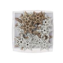 Dřevěné ozdoby vločky v přírodní a bílé barvě, balení 24 kusů.