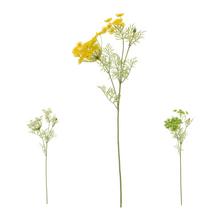 Umělé květiny v podzimním designu se žlutými a zelenými detaily.