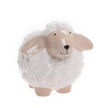 Porcelánová ovečka v béžové a bílé barvě.