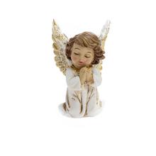 Keramický anděl s modrýma očima a zlatými křídly.