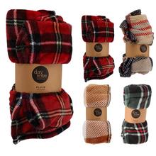 Vánoční přehoz v kostkovaném vzoru