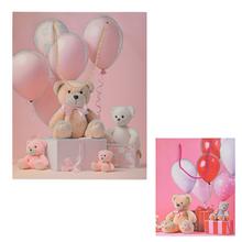 Dárková taška s medvídkem a balónky.