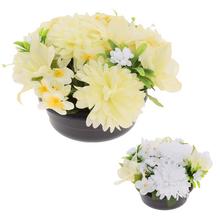 Miska zdobená lilie a drobnými květy v mixu barev.