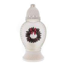 Hrobová svíčka s vzorem věnce a červenou mašlí.