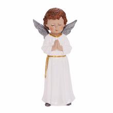 Modlící anděl se zlatým páskem a stříbrnými křídly.