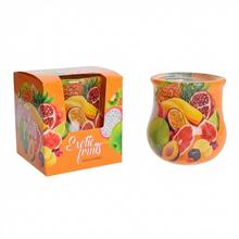 Vonná svíčka ve skle s exotickým ovocem.